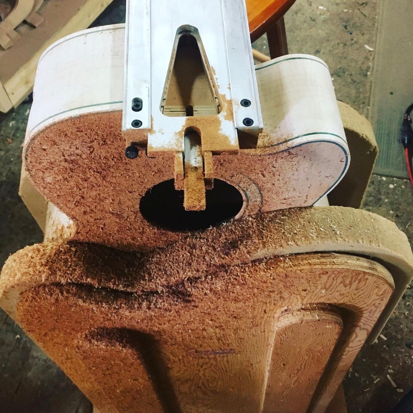Troji/Trojy guitar vise